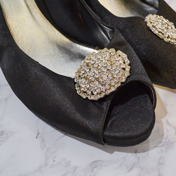 STEVE MADDEN | BLACK SATIN PEEP TOE HEELS - Picture 5 of 7